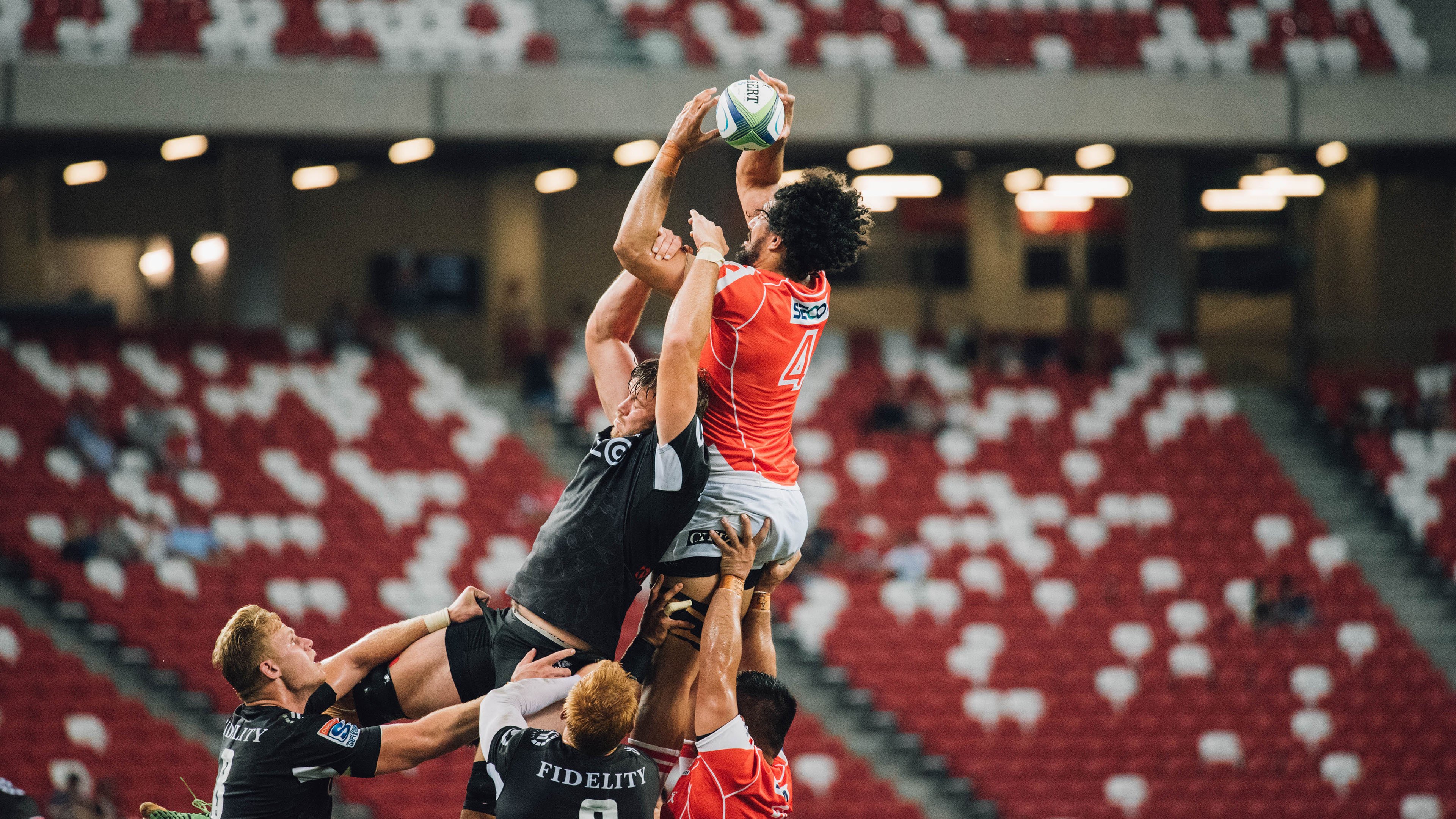 开云体育APP-2020年NBA复赛：库里复出表现抢眼，带领勇士冲进季后赛圈层，展现恢弘力量